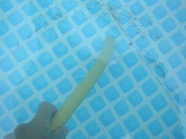 Cómo limpiar el fondo de una piscina sin limpiafondos