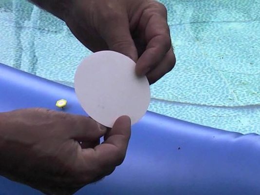 Cómo parchar una piscina inflable
